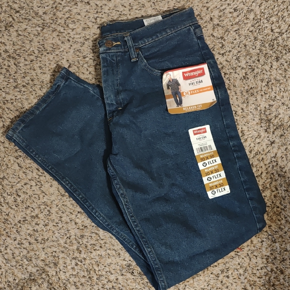 NWT Wrangler Men's Dark Blue Relaxed Jeans 30 X 30